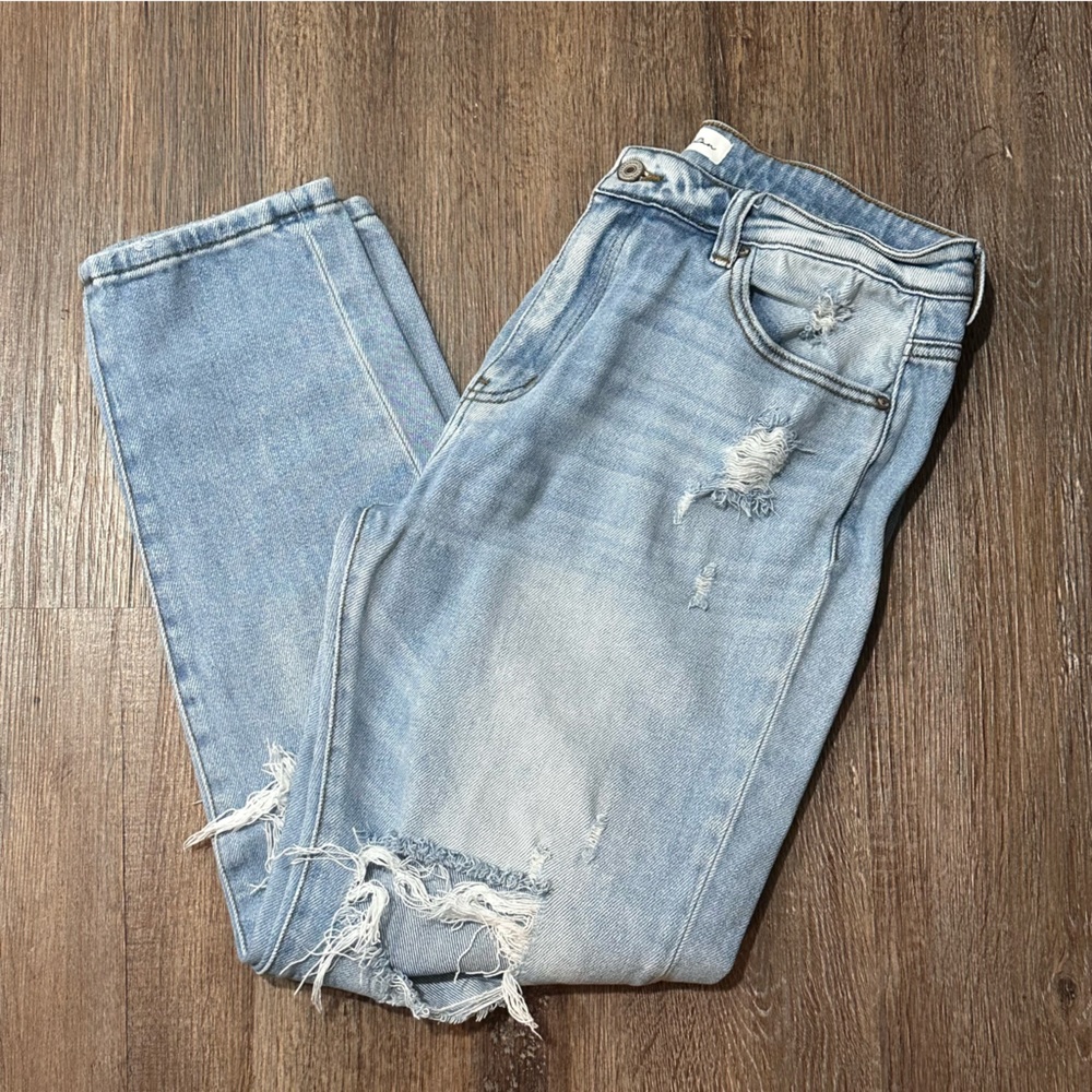 KanCan Ultra High Rise Mom Distressed Jeans size 11 / 29